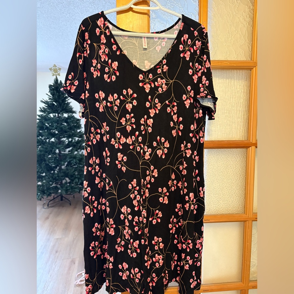 Floral Black and Pink Women's T shirt Dress Size Double Extra Large